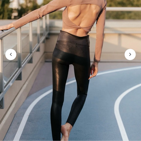 Spanx Black Faux Leather Leggings size Medium - Picture 12 of 16